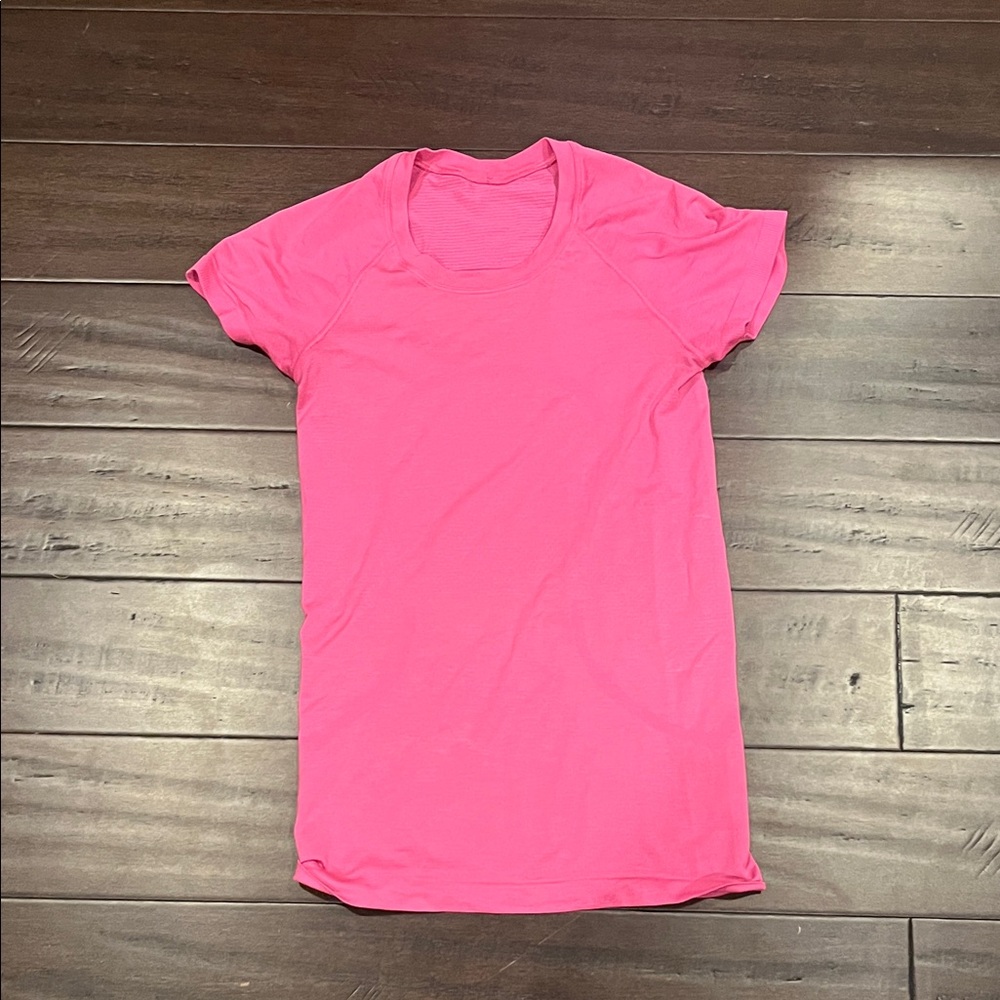 Pink Lululemon swiftly tech
